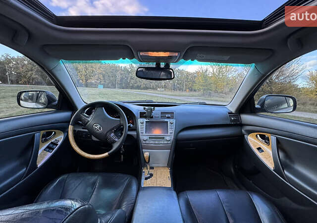 Серый Тойота Камри, объемом двигателя 3.5 л и пробегом 290 тыс. км за 8500 $, фото 7 на Automoto.ua