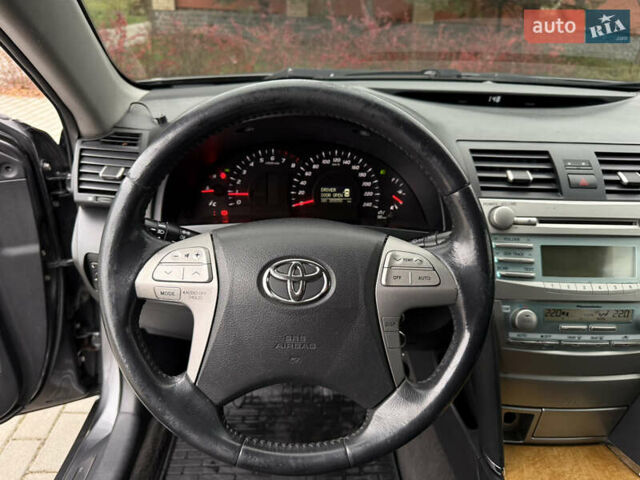 Серый Тойота Камри, объемом двигателя 2.4 л и пробегом 262 тыс. км за 6999 $, фото 15 на Automoto.ua