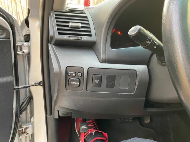 Серый Тойота Камри, объемом двигателя 2.4 л и пробегом 200 тыс. км за 7000 $, фото 9 на Automoto.ua