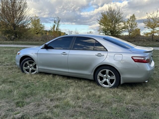 Серый Тойота Камри, объемом двигателя 3.5 л и пробегом 285 тыс. км за 8500 $, фото 4 на Automoto.ua