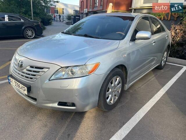 Серый Тойота Камри, объемом двигателя 3.46 л и пробегом 400 тыс. км за 8000 $, фото 2 на Automoto.ua