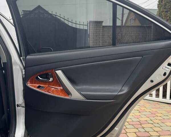 Серый Тойота Камри, объемом двигателя 3.5 л и пробегом 274 тыс. км за 10200 $, фото 14 на Automoto.ua