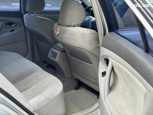 Серый Тойота Камри, объемом двигателя 2.4 л и пробегом 225 тыс. км за 7490 $, фото 12 на Automoto.ua