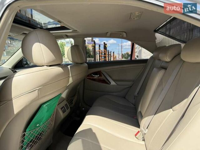 Сірий Тойота Камрі, об'ємом двигуна 2.36 л та пробігом 121 тис. км за 10500 $, фото 7 на Automoto.ua