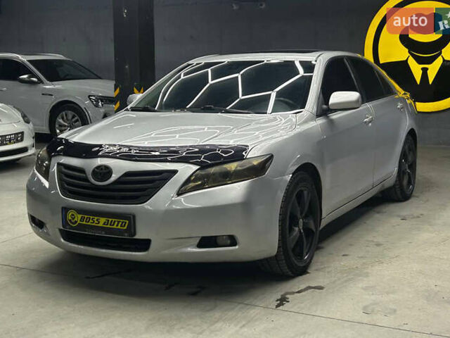 Сірий Тойота Камрі, об'ємом двигуна 3.46 л та пробігом 226 тис. км за 8500 $, фото 2 на Automoto.ua