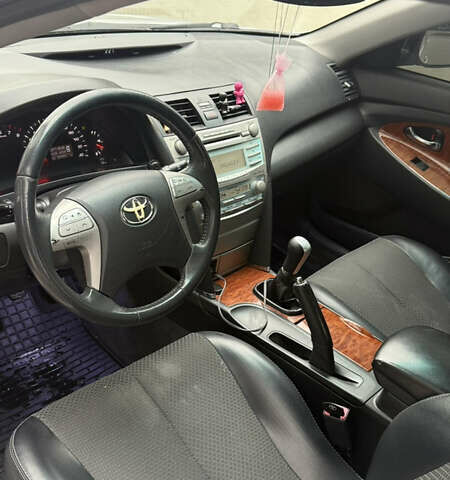 Серый Тойота Камри, объемом двигателя 2.36 л и пробегом 251 тыс. км за 7200 $, фото 12 на Automoto.ua