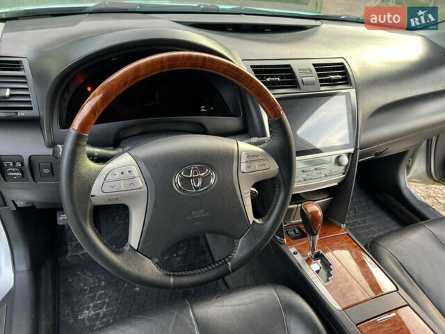 Серый Тойота Камри, объемом двигателя 3.5 л и пробегом 326 тыс. км за 14700 $, фото 8 на Automoto.ua