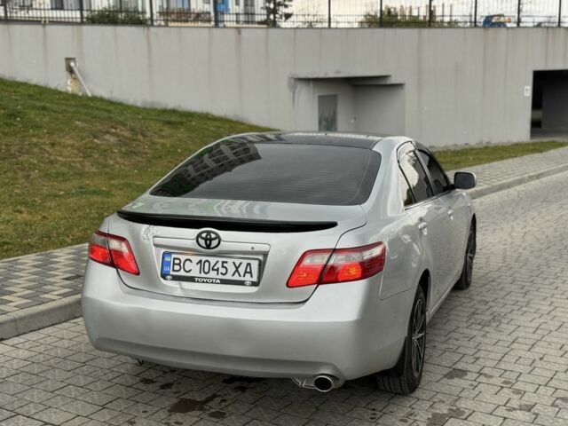 Серый Тойота Камри, объемом двигателя 2.4 л и пробегом 320 тыс. км за 5350 $, фото 4 на Automoto.ua