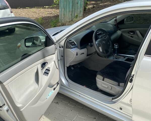 Серый Тойота Камри, объемом двигателя 0 л и пробегом 246 тыс. км за 7699 $, фото 10 на Automoto.ua