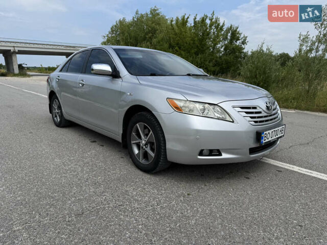 Серый Тойота Камри, объемом двигателя 2.36 л и пробегом 308 тыс. км за 7500 $, фото 12 на Automoto.ua