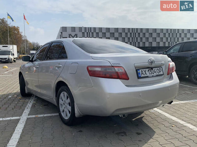 Сірий Тойота Камрі, об'ємом двигуна 2.4 л та пробігом 279 тис. км за 8200 $, фото 6 на Automoto.ua