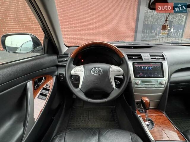 Серый Тойота Камри, объемом двигателя 3.5 л и пробегом 223 тыс. км за 8300 $, фото 34 на Automoto.ua