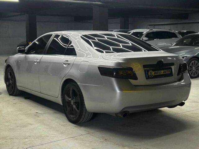 Сірий Тойота Камрі, об'ємом двигуна 3.5 л та пробігом 226 тис. км за 8500 $, фото 3 на Automoto.ua