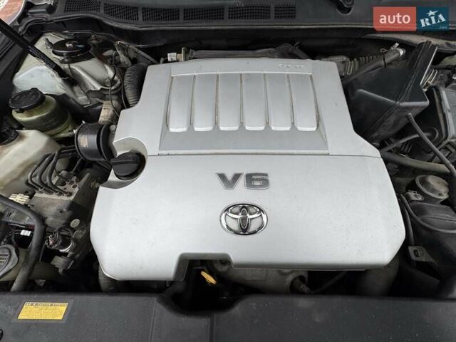 Серый Тойота Камри, объемом двигателя 3.5 л и пробегом 223 тыс. км за 8300 $, фото 58 на Automoto.ua