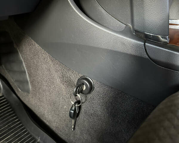 Серый Тойота Камри, объемом двигателя 2.36 л и пробегом 308 тыс. км за 7500 $, фото 24 на Automoto.ua