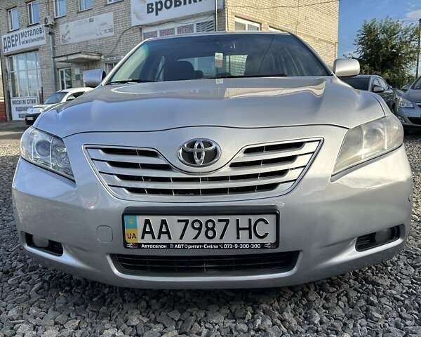 Сірий Тойота Камрі, об'ємом двигуна 2.4 л та пробігом 241 тис. км за 7700 $, фото 7 на Automoto.ua