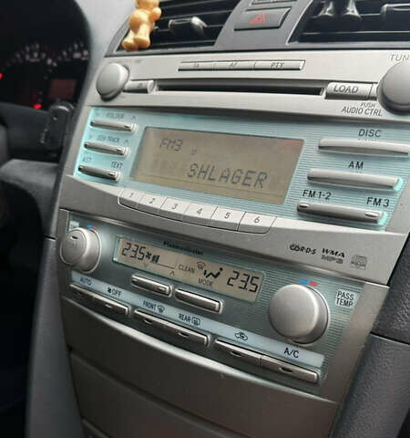 Серый Тойота Камри, объемом двигателя 2.36 л и пробегом 251 тыс. км за 7200 $, фото 17 на Automoto.ua