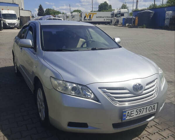 Сірий Тойота Камрі, об'ємом двигуна 2.36 л та пробігом 264 тис. км за 7000 $, фото 1 на Automoto.ua