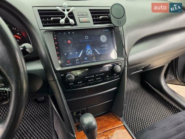 Серый Тойота Камри, объемом двигателя 2.36 л и пробегом 285 тыс. км за 9200 $, фото 24 на Automoto.ua