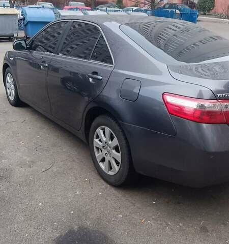 Серый Тойота Камри, объемом двигателя 2.36 л и пробегом 259 тыс. км за 9000 $, фото 9 на Automoto.ua