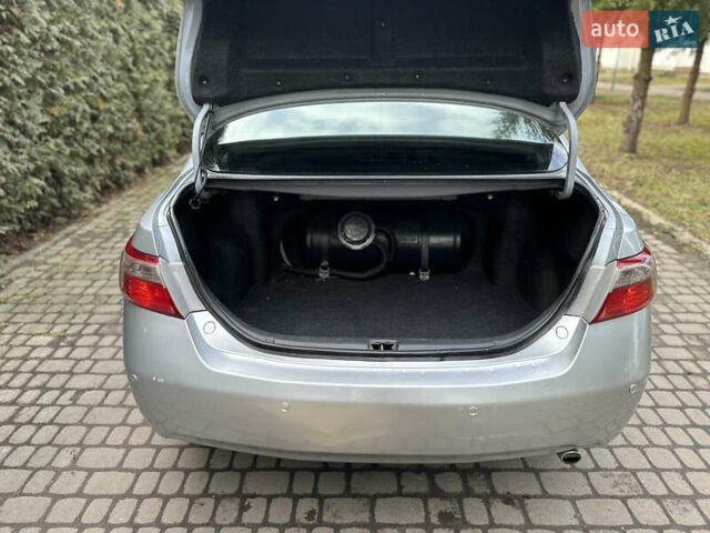 Серый Тойота Камри, объемом двигателя 2.36 л и пробегом 191 тыс. км за 7300 $, фото 20 на Automoto.ua