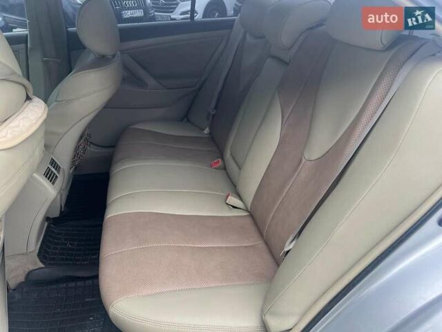 Серый Тойота Камри, объемом двигателя 2.4 л и пробегом 320 тыс. км за 5990 $, фото 24 на Automoto.ua