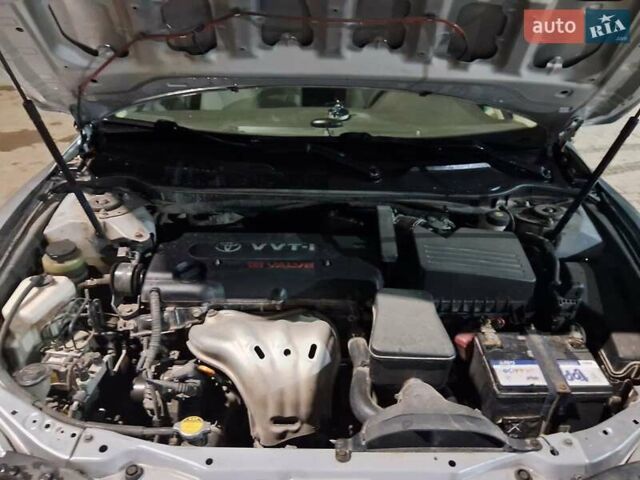 Сірий Тойота Камрі, об'ємом двигуна 2.4 л та пробігом 352 тис. км за 8100 $, фото 13 на Automoto.ua