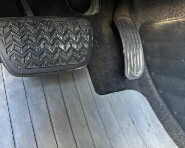 Сірий Тойота Камрі, об'ємом двигуна 2.4 л та пробігом 192 тис. км за 9500 $, фото 8 на Automoto.ua