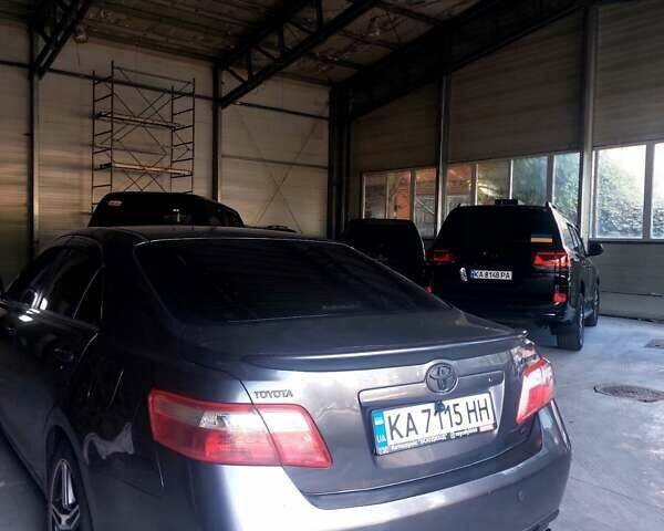 Серый Тойота Камри, объемом двигателя 3.5 л и пробегом 335 тыс. км за 10000 $, фото 11 на Automoto.ua