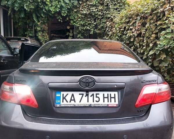 Серый Тойота Камри, объемом двигателя 3.5 л и пробегом 335 тыс. км за 10000 $, фото 12 на Automoto.ua