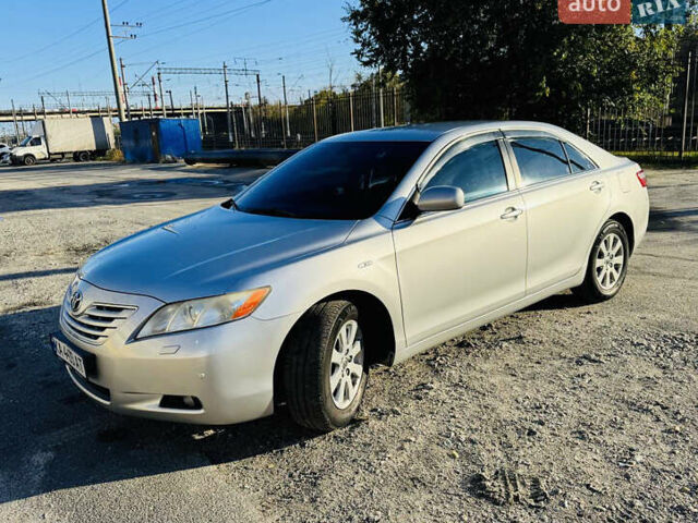 Серый Тойота Камри, объемом двигателя 2.4 л и пробегом 176 тыс. км за 9700 $, фото 8 на Automoto.ua