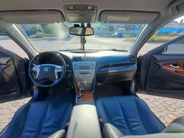 Сірий Тойота Камрі, об'ємом двигуна 3.5 л та пробігом 235 тис. км за 8200 $, фото 9 на Automoto.ua