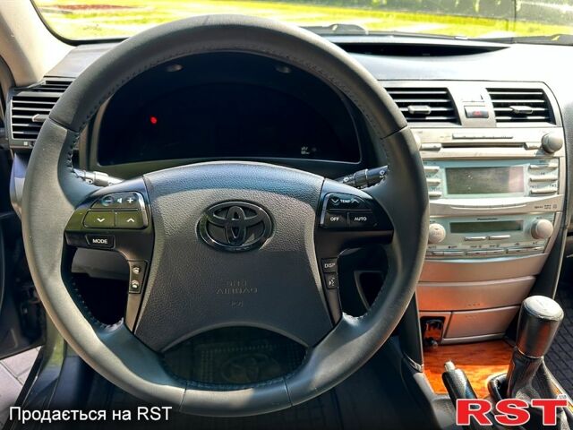 Сірий Тойота Камрі, об'ємом двигуна 2.4 л та пробігом 281 тис. км за 6300 $, фото 6 на Automoto.ua