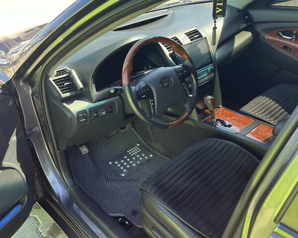 Сірий Тойота Камрі, об'ємом двигуна 2.36 л та пробігом 187 тис. км за 10500 $, фото 8 на Automoto.ua