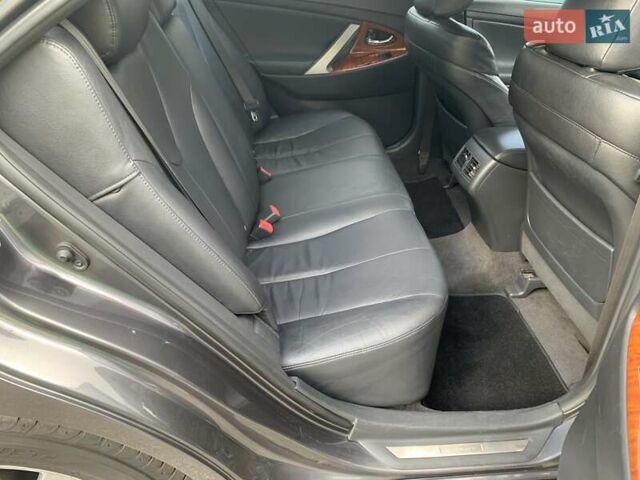 Серый Тойота Камри, объемом двигателя 3.5 л и пробегом 264 тыс. км за 8700 $, фото 19 на Automoto.ua