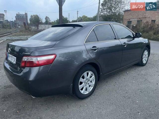 Сірий Тойота Камрі, об'ємом двигуна 3.46 л та пробігом 171 тис. км за 10400 $, фото 7 на Automoto.ua