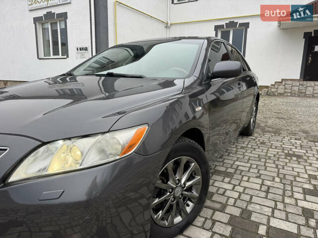 Сірий Тойота Камрі, об'ємом двигуна 3.46 л та пробігом 400 тис. км за 8800 $, фото 2 на Automoto.ua