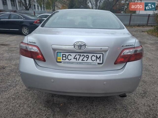 Серый Тойота Камри, объемом двигателя 2.4 л и пробегом 268 тыс. км за 7800 $, фото 7 на Automoto.ua
