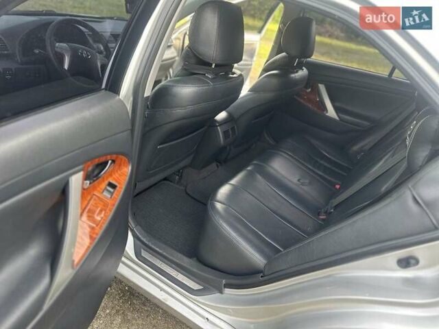 Серый Тойота Камри, объемом двигателя 2.4 л и пробегом 270 тыс. км за 8300 $, фото 11 на Automoto.ua