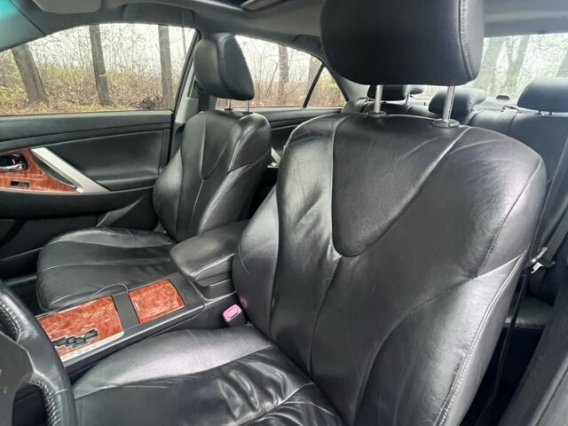 Серый Тойота Камри, объемом двигателя 2.4 л и пробегом 260 тыс. км за 8100 $, фото 5 на Automoto.ua