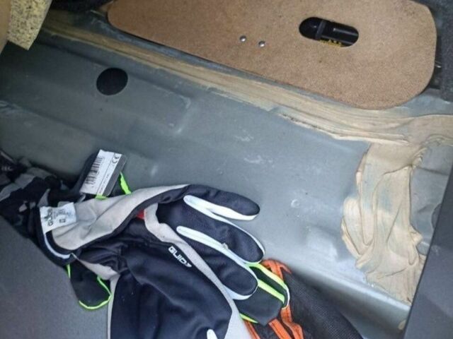 Серый Тойота Камри, объемом двигателя 2.4 л и пробегом 213 тыс. км за 9500 $, фото 9 на Automoto.ua