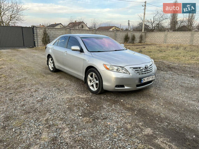 Серый Тойота Камри, объемом двигателя 3.5 л и пробегом 326 тыс. км за 14700 $, фото 2 на Automoto.ua