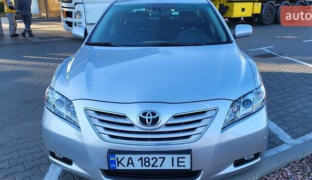 Серый Тойота Камри, объемом двигателя 2.36 л и пробегом 413 тыс. км за 8700 $, фото 5 на Automoto.ua