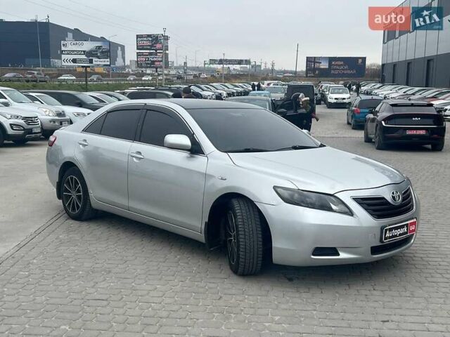 Серый Тойота Камри, объемом двигателя 2.4 л и пробегом 320 тыс. км за 5990 $, фото 10 на Automoto.ua