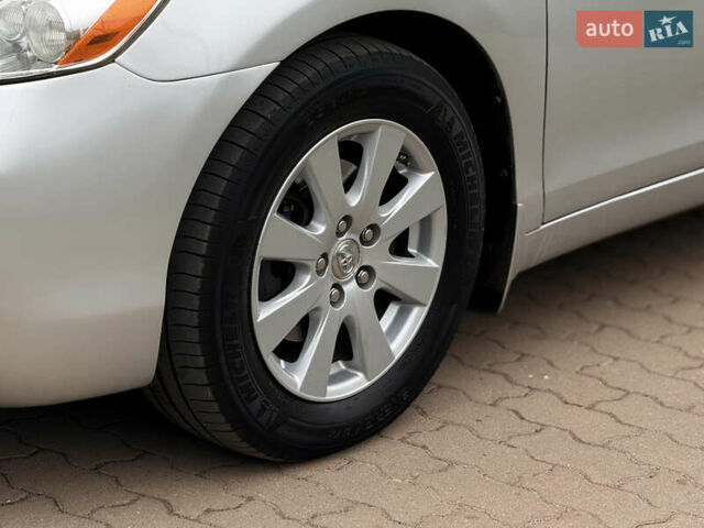 Сірий Тойота Камрі, об'ємом двигуна 2.36 л та пробігом 327 тис. км за 9699 $, фото 8 на Automoto.ua