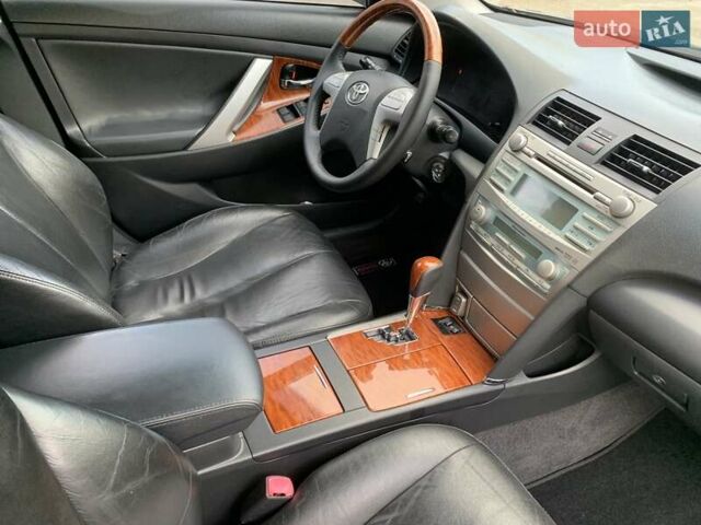 Серый Тойота Камри, объемом двигателя 3.5 л и пробегом 264 тыс. км за 8700 $, фото 18 на Automoto.ua