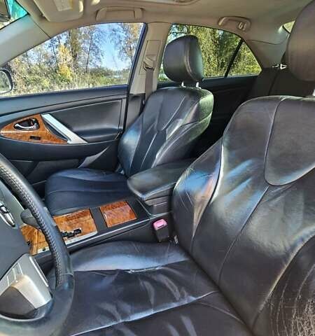 Серый Тойота Камри, объемом двигателя 2.4 л и пробегом 358 тыс. км за 10000 $, фото 13 на Automoto.ua