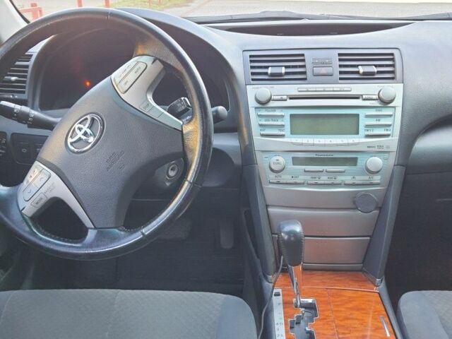 Серый Тойота Камри, объемом двигателя 2.4 л и пробегом 193 тыс. км за 9900 $, фото 5 на Automoto.ua