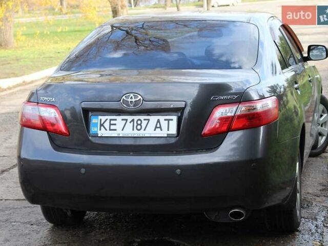 Серый Тойота Камри, объемом двигателя 2.36 л и пробегом 188 тыс. км за 10200 $, фото 6 на Automoto.ua