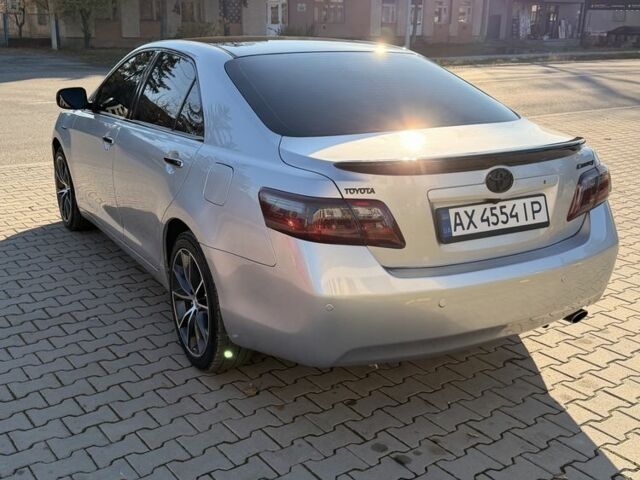 Серый Тойота Камри, объемом двигателя 2.4 л и пробегом 400 тыс. км за 9999 $, фото 5 на Automoto.ua